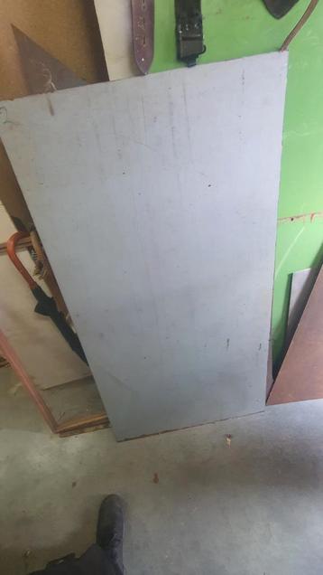 Staalplaat 1350x745x2mm beschikbaar voor biedingen