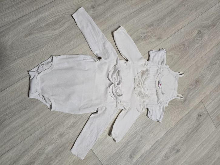 Set rompers wit, Kinderen en Baby's, Babykleding | Maat 74, Gebruikt, Meisje, Nacht- of Onderkleding, Ophalen of Verzenden