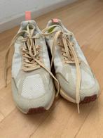 Neutrale Veja dames sneakers - maat 40, Gebruikt, L00, Schoenen, Ophalen