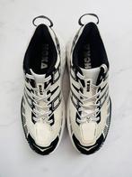 HOKA Speedgoat 2 - 44 2/3, Ophalen of Verzenden, Zo goed als nieuw, Hoka, Wit
