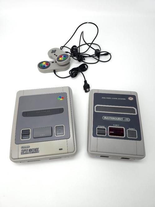 Super Nintendo & Famicom Clone, Spelcomputers en Games, Spelcomputers | Nintendo Super NES, Gebruikt, Met 2 controllers, Ophalen