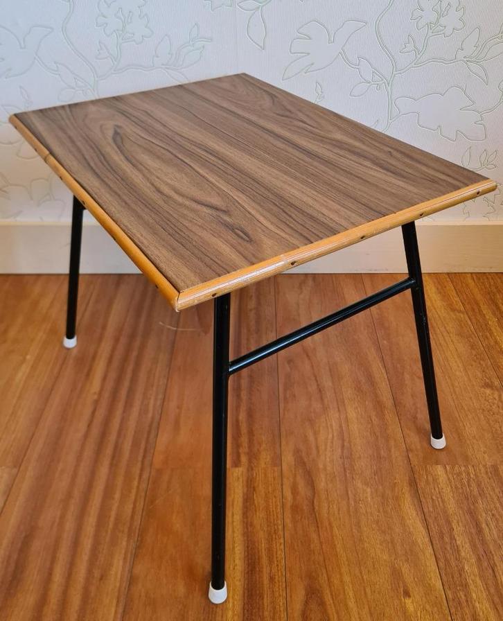 te koop: bijzettafel of kindertafel, retro vintage jaren 60, Verzamelen, Retro, Huis en Inrichting, Ophalen