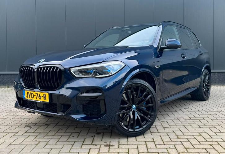 BMW X5 xDrive45e M-Sport-2jrGarantie-Pano-Trekhaak-Massage, Auto's, BMW, Particulier, X5, 360° camera, 4x4, Aangepast voor mindervaliden