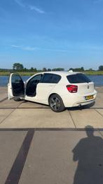 BMW 1-Serie 114I 75KW 5-DR 2013 Wit, 1-Serie, Achterwielaandrijving, Zwart, 4 cilinders