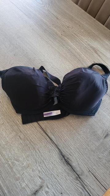 BH van MAISON LEJABY. Maat 80C. Zwart. Met kant. Mooie cups. beschikbaar voor biedingen