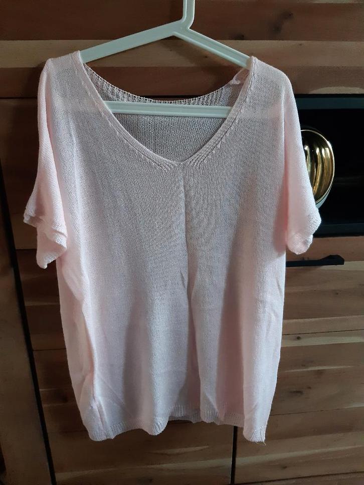 Zachtroze dunne trui. Gebreide zomer trui, maat 46, Kleding | Dames, Truien en Vesten, Zo goed als nieuw, Maat 46/48 (XL) of groter