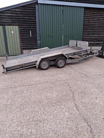 Machinetransporter autoambulance kantelbare aanhanger  beschikbaar voor biedingen