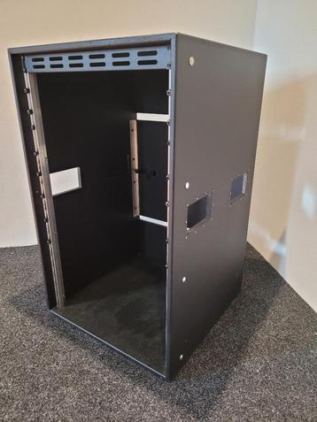 Apparatuur rack 19 inch 15mm Berken/warnex  18HE beschikbaar voor biedingen