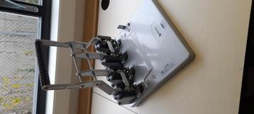 REXEL HD4150 perforator met 4 vaste gaten - staal/zwart - 21 beschikbaar voor biedingen