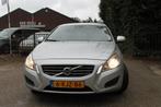 Volvo V60 1.6 T3 Momentum Automaat, Airco, Navi, Nap., Origineel Nederlands, Te koop, Zilver of Grijs, 5 stoelen