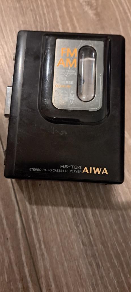 Aangeboden Aiwa Hs-T34 portable stereo radio cassette player, Audio, Tv en Foto, Cassettedecks, Enkel, Overige merken, Auto-reverse