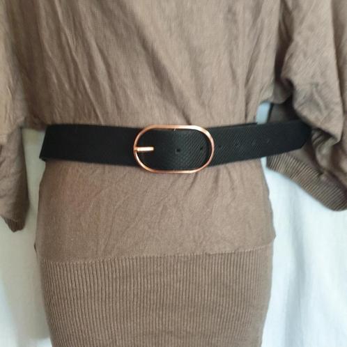 Leuke zwarte riem met schubbenpatroon mt S lengte: 99 cm, Kleding | Dames, Riemen en Ceinturen, Zo goed als nieuw, 90 tot 100 cm