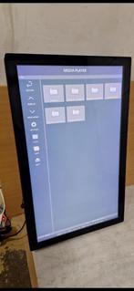 32 EN 40 INCH DIGITAL SIGNAGE SCHERM MET OMBOUW WINKEL, Ophalen, Zo goed als nieuw