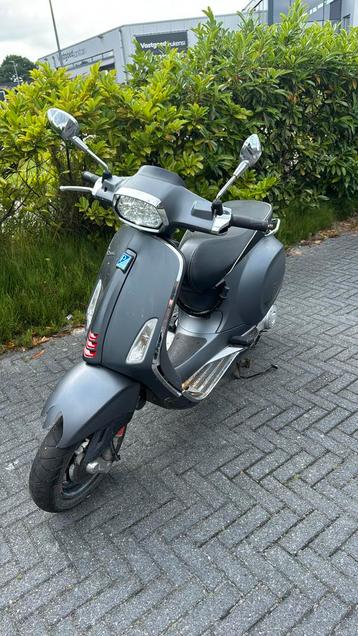 Vespa sprint schade! schadescooter beschikbaar voor biedingen