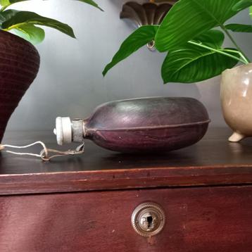 Antieke houten veldfles beschikbaar voor biedingen