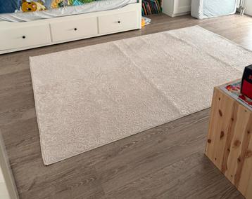 Mooie beige vloerkleed 160 x 230 cm beschikbaar voor biedingen