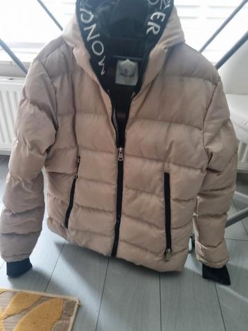Moncler Heren Winterjas Beige Maat L in zeer goede staat. beschikbaar voor biedingen