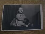 Vintage portret foto kind baby, Verzamelen, Foto's en Prenten, 1940 tot 1960, Foto, Zo goed als nieuw, Kind