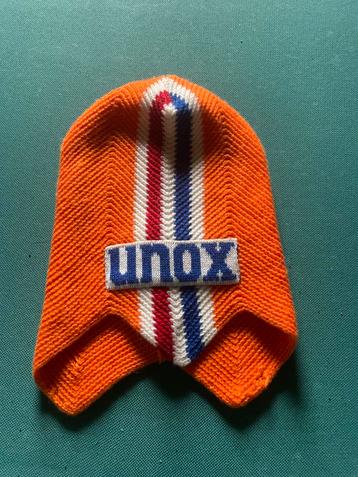 Unox Oranje muts beschikbaar voor biedingen