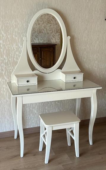 Kaptafel Ikea - Wit met krukje beschikbaar voor biedingen