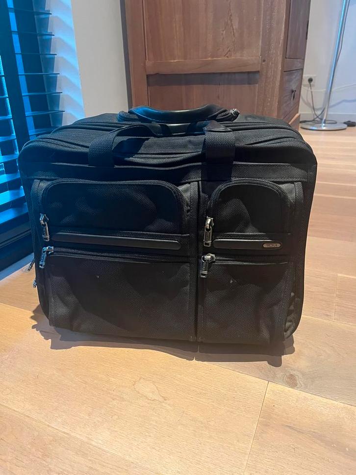 Tumi Trolley aktetas/koffer, Sieraden, Tassen en Uiterlijk, Koffers, Zo goed als nieuw, Ophalen of Verzenden