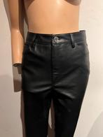 Zara broek nep leer maat m zgan, Kleding | Dames, Broeken en Pantalons, Maat 38/40 (M), G, G, Zwart