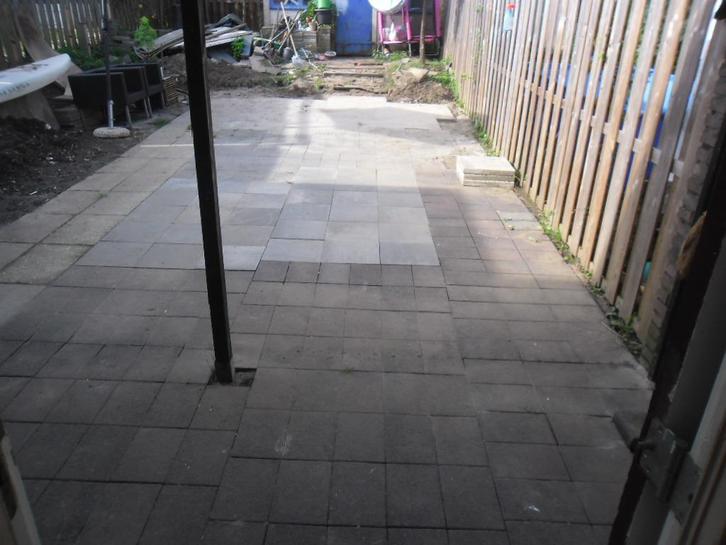 stenen of puin wat weg moet, Tuin en Terras, Tegels en Klinkers, Zo goed als nieuw, Terrastegels, Beton, 10 m² of meer, Verzenden