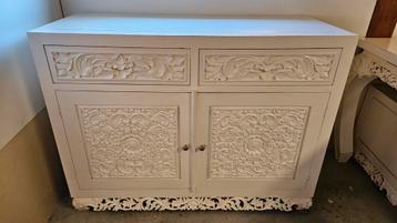 Brokante Dressoir wit beschikbaar voor biedingen