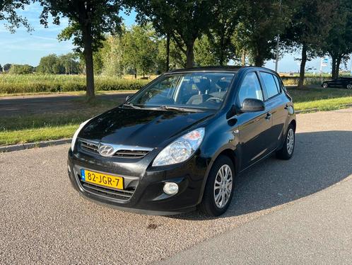 Hyundai i20 1.4 5-deurs 2009 – Zwart – CarPlay & Camera, Auto's, Hyundai, Particulier, i20, Achteruitrijcamera, Airbags, Airconditioning