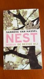 Nest, Ophalen of Verzenden, Zo goed als nieuw, Sanneke van Hassel