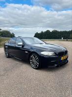 BMW 5-Serie 3.0 M550d Xdrive AUT 2013 Zwart BOMVOL!! B&O, Auto's, BMW, Automaat, 221 €/maand, Euro 6, 2993 cc