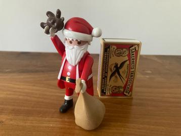 Playmobil kerstman met zak en beertje kerstmis poppetje pop beschikbaar voor biedingen