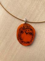 Oranje Glashanger Egel met Koperkleurige Spang, Sieraden, Tassen en Uiterlijk, Kettingen, Nieuw, Oranje, Ophalen of Verzenden
