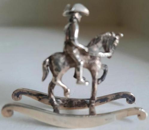 Zilveren miniatuur man op paard en hobbelpaard., Antiek en Kunst, Antiek | Goud en Zilver, Zilver, Ophalen of Verzenden