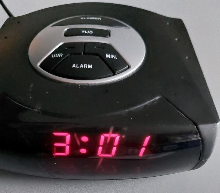 Digitale wekker met alarmfunctie, Witgoed en Apparatuur, Wekkers, Zo goed als nieuw, Digitaal, Ophalen of Verzenden