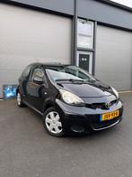 Toyota Aygo 1.0 5DRS 2011 Zwart, Auto's, Toyota, Voorwielaandrijving, Stof, Zwart, Handgeschakeld