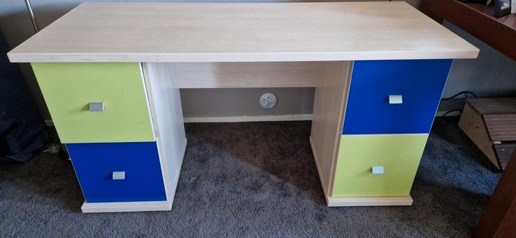 Supermooi kinderbureau / tienerbureau, goede kwaliteit, Huis en Inrichting, Bureaus, Zo goed als nieuw, Ophalen