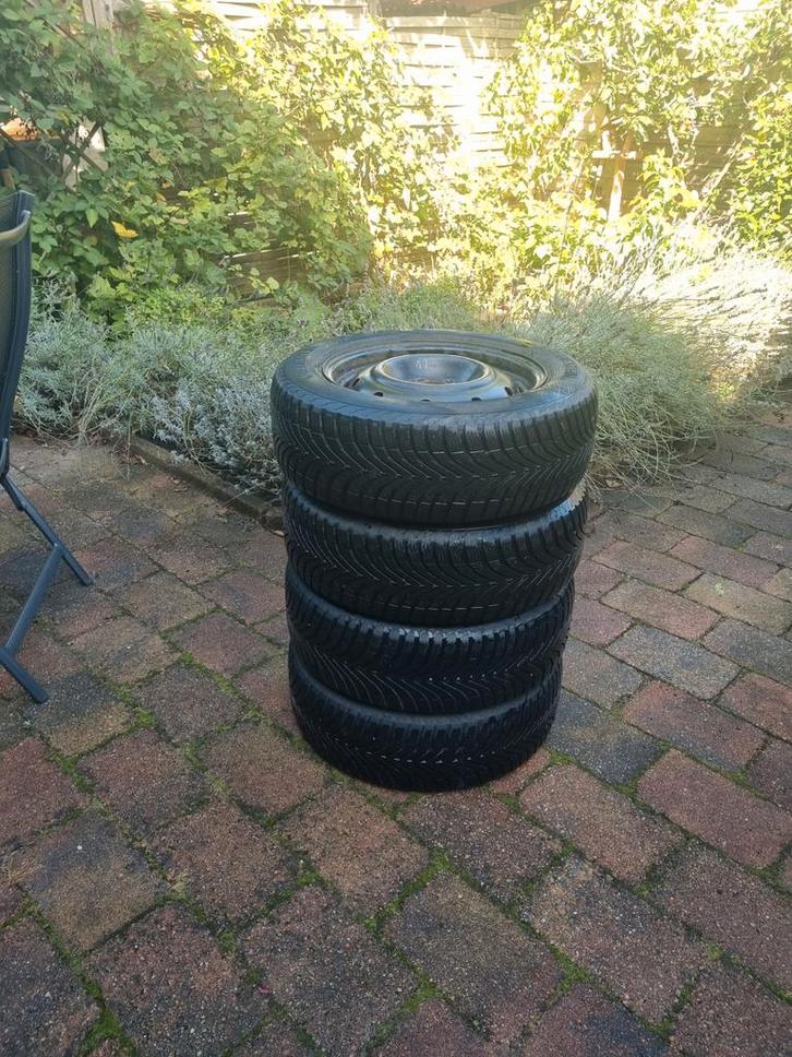 Winterbanden voor Subaru Outback, Auto-onderdelen, Banden en Velgen, Banden en Velgen, Winterbanden, 16 inch, 205 mm, Personenwagen