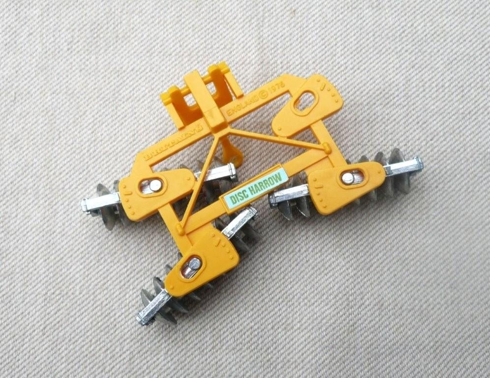BRITAINS FARM 9533 DISC HARROW 1/32 niet compleet., Ophalen of Verzenden, Gebruikt, Tractor of Landbouw, Britains