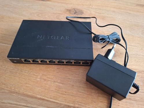 Netgear 8-port 2.5G Ethernet Unmanaged Switch MS308, Computers en Software, Netwerk switches, Zo goed als nieuw, Ophalen of Verzenden