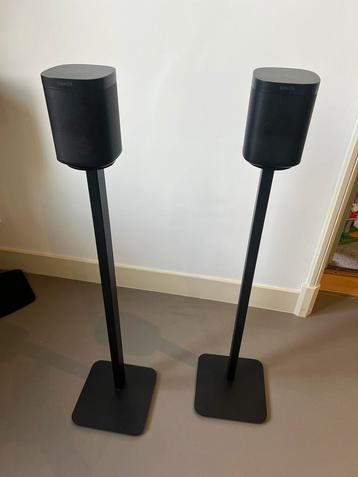 2x SONOS ONE - GEN 2 + OFFICIËLE STANDAARDS beschikbaar voor biedingen