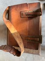 Vintage leren aktetas / posttas - 1952, Antiek en Kunst, Antiek | Meubels | Stoelen en Banken, Ophalen of Verzenden