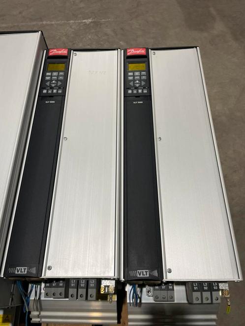 012. + 013. Danfoss VLT5032 frequentieregelaar 43,8kVA, Hobby en Vrije tijd, Elektronica-componenten, Zo goed als nieuw, Ophalen of Verzenden