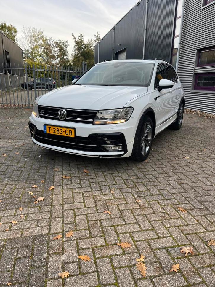 Volkswagen Tiguan R-Line Pano 1.4 TSI 110KW/150PK  2017 Wit, Auto's, Volkswagen, Particulier, Achteruitrijcamera, Airbags, Airconditioning