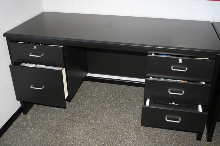 mooi stevig bureau, Huis en Inrichting, Bureaus, Gebruikt, Bureau, Ophalen