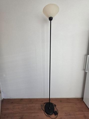 Gratis Staande Lamp beschikbaar voor biedingen