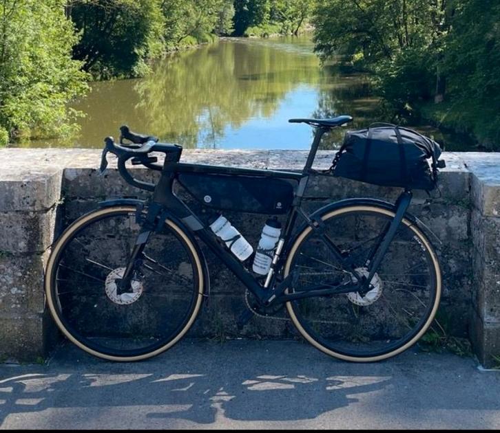 Te huur - Tailfin Aeropack (Cargo) Alu of carbon, Fietsen en Brommers, Fietsaccessoires | Bagagedragers, Ophalen of Verzenden