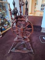 spinnewiel uit 1900, Ophalen, Gebruikt, Spinnewiel