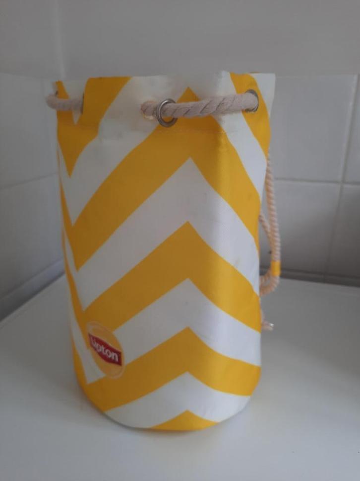 ZWEMTAS GEEL-WIT – MERK LIPTON, Sieraden, Tassen en Uiterlijk, Tassen | Sporttassen, Zo goed als nieuw, Unisex kinderen, Ophalen of Verzenden