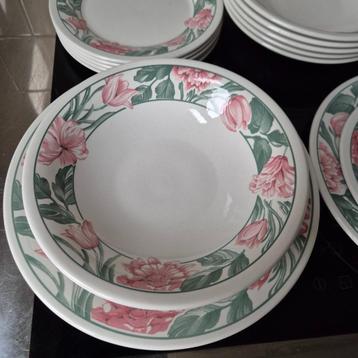 6 x diner/ontbijt/diepe borden Staffordshire tableware beschikbaar voor biedingen